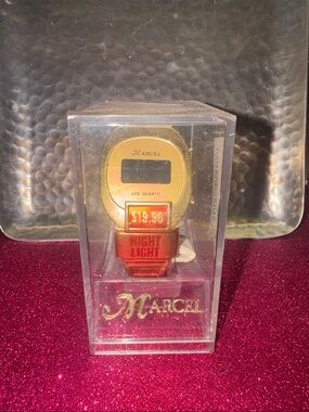 Vintage/retro Marcel Gold Tone LED Night Light Watch